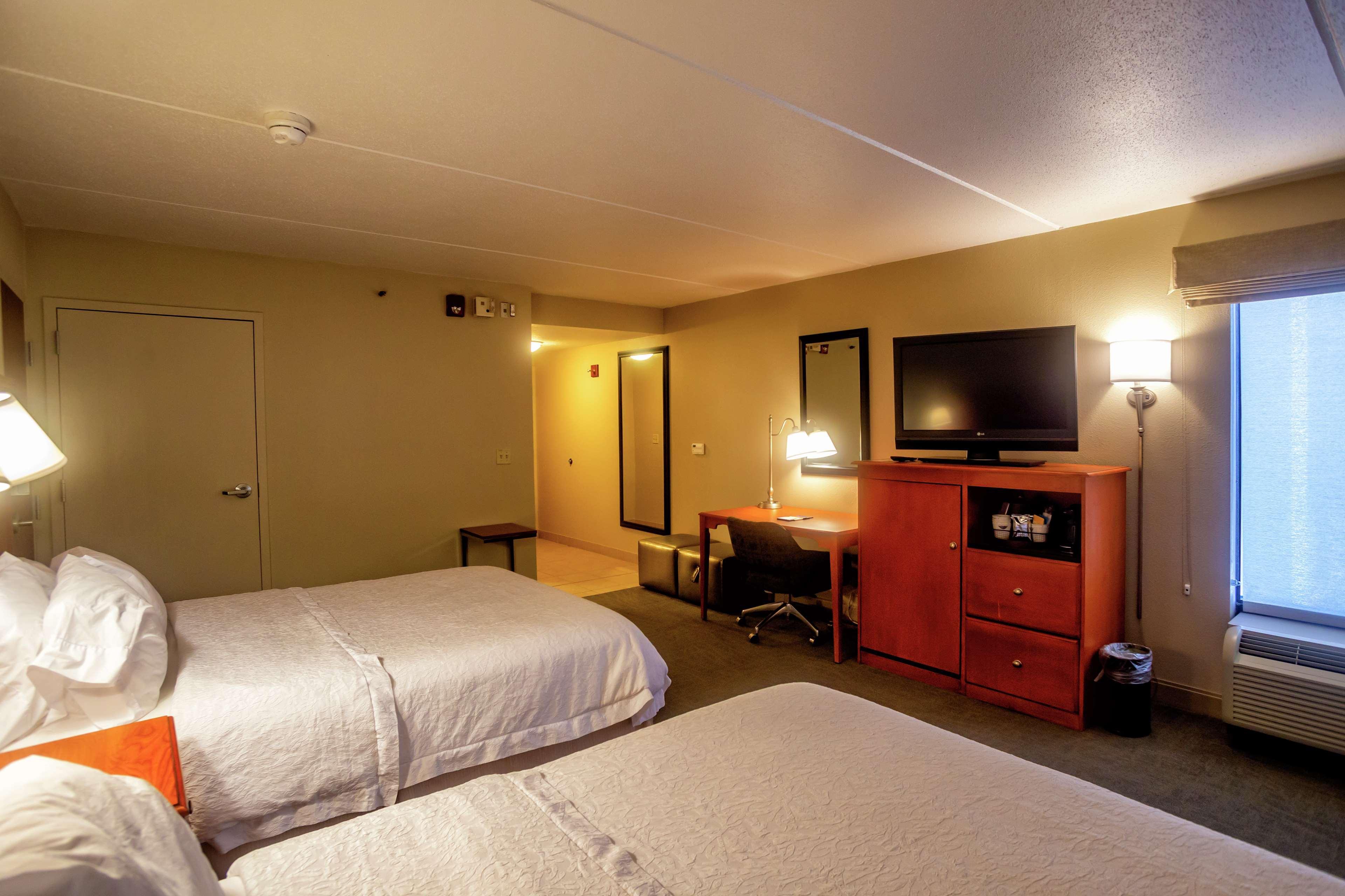 Hampton Inn Wheeling Exterior foto