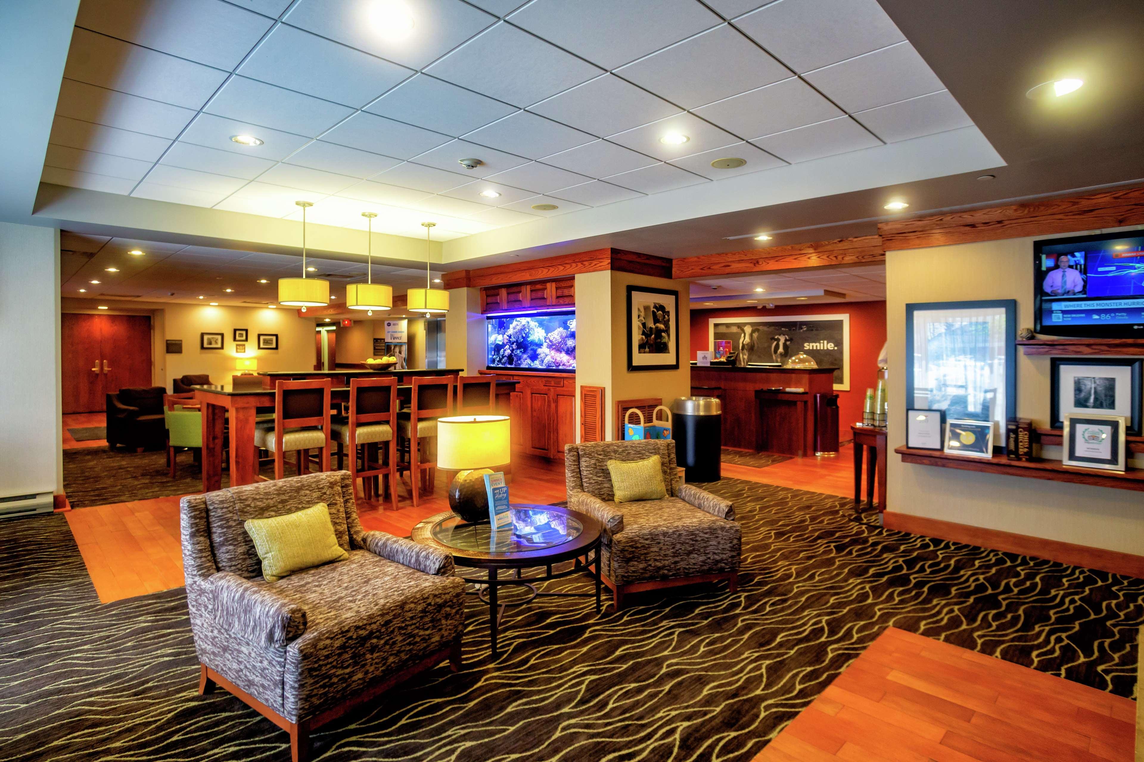 Hampton Inn Wheeling Exterior foto