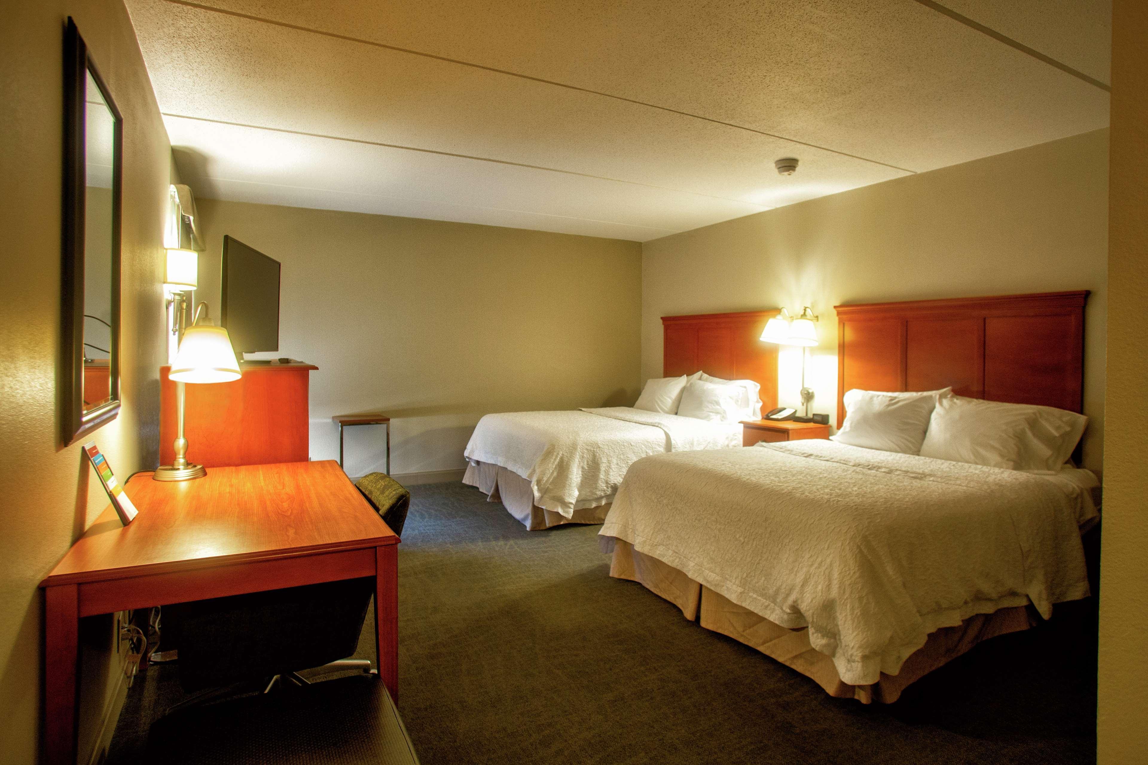 Hampton Inn Wheeling Exterior foto