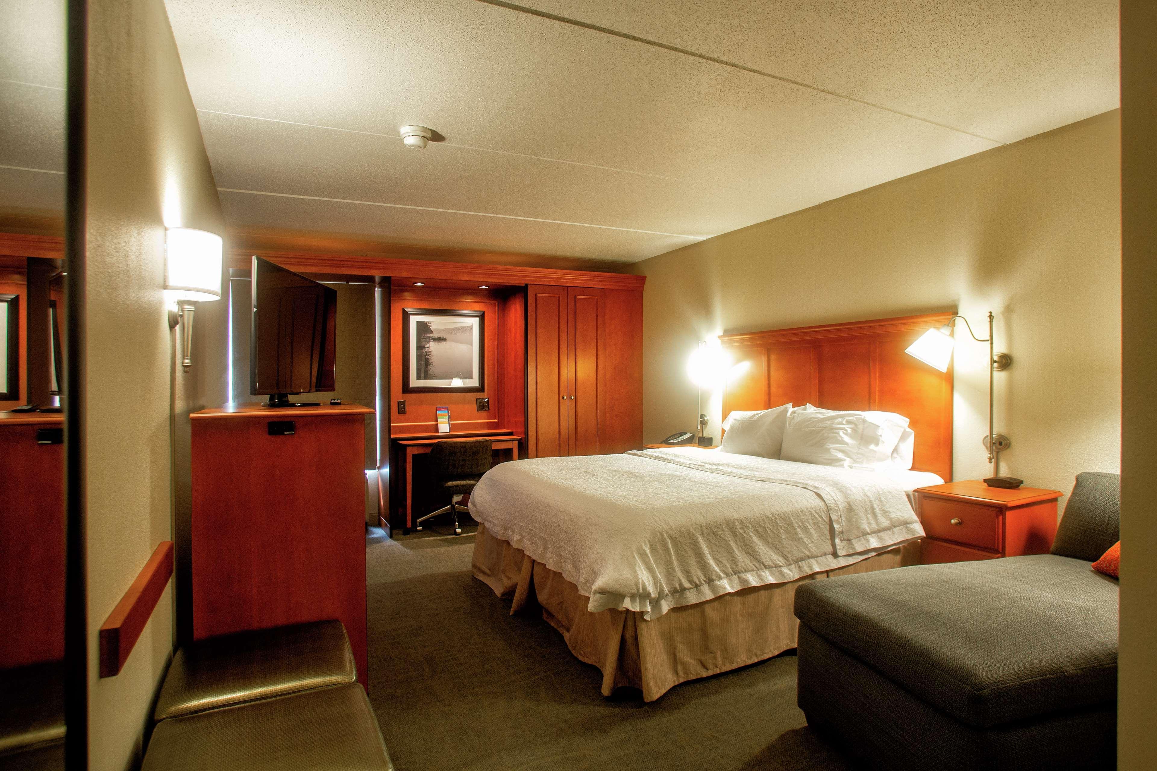 Hampton Inn Wheeling Exterior foto