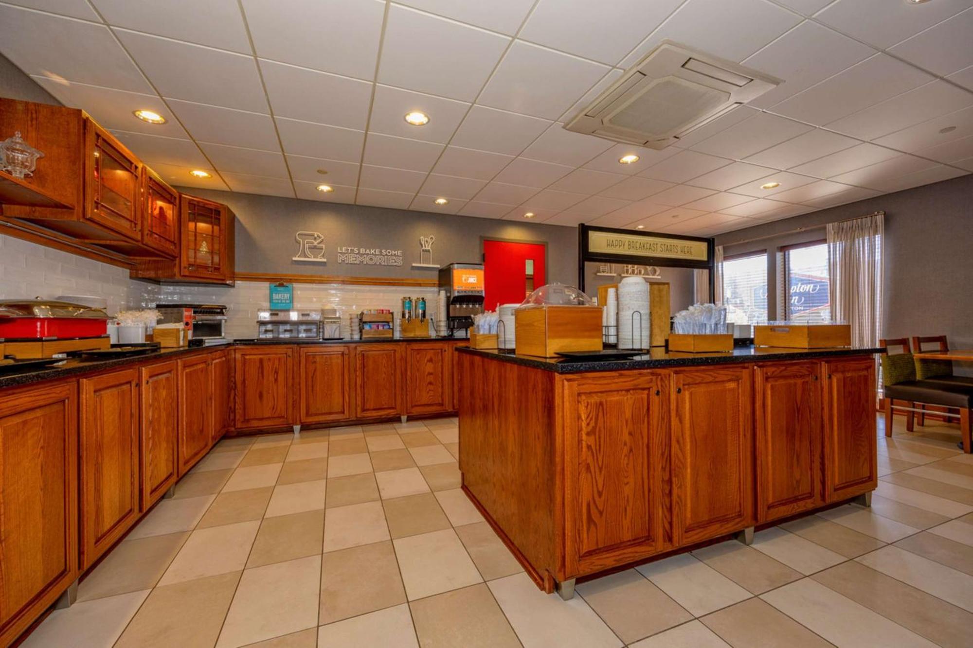 Hampton Inn Wheeling Exterior foto